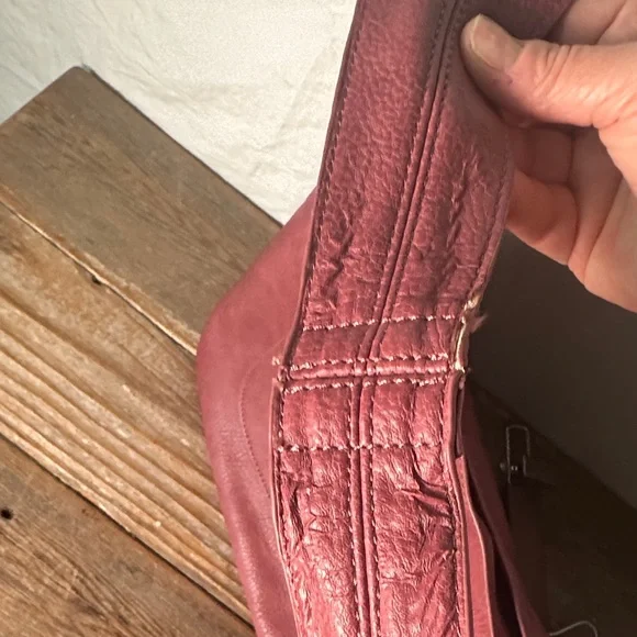 Chic Burgundy Leather Hobo Bag - Picture 3 of 8